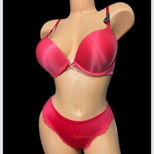 Victorias Secret Set Very Sexy Bombshell Add-2-Cups Push Up bra & Thong 32D / S